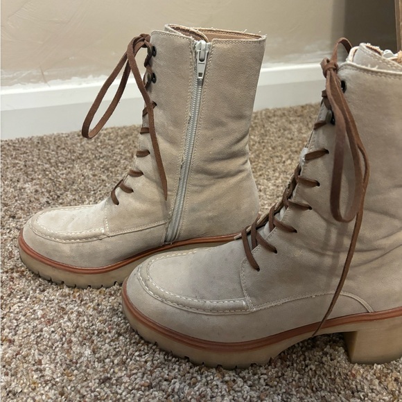 Heeled Boots Beige - Picture 3 of 6